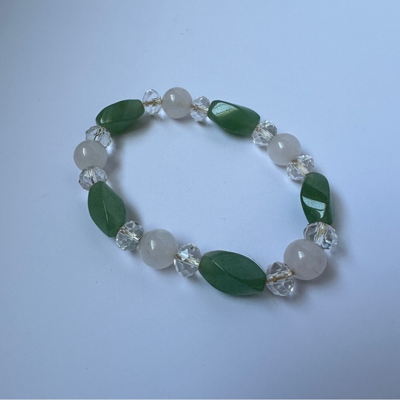 Vintage Semi-Precious Bead Green Chalcedony Rock Crystal Quartz Stretch Bracelet - Picture 8 of 8